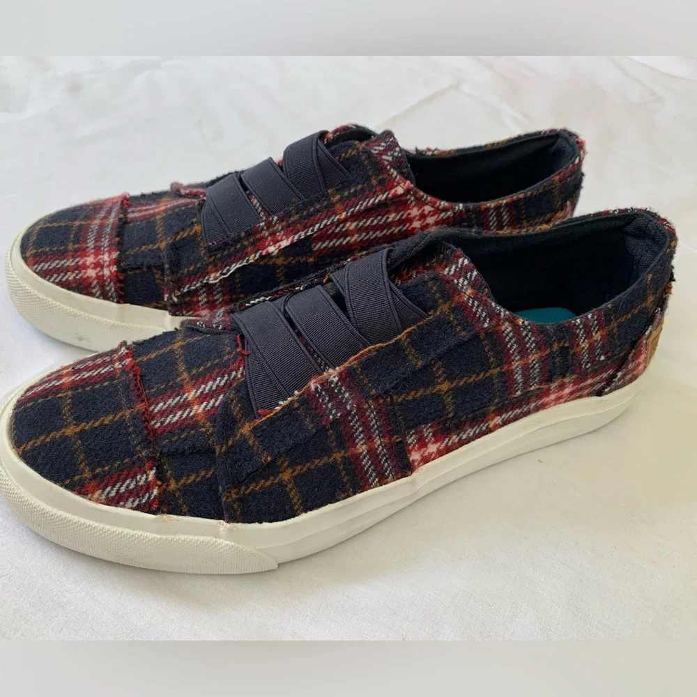Sold!!! Blowfish Marley Slip-On Comfort Sneakers Navy Plaid Women's Size 8. - Picture 1 of 4